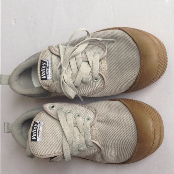 volley international canvas